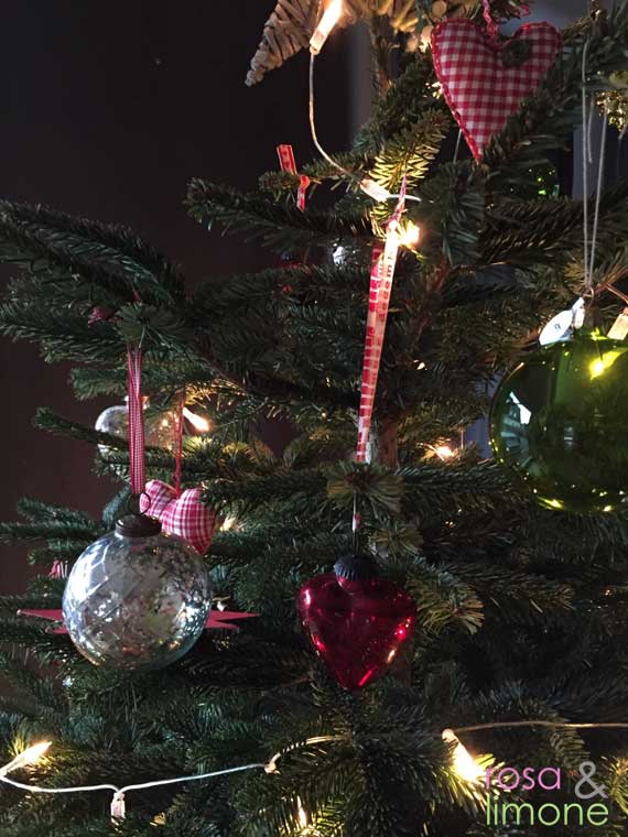 Weihnachtskugeln-Weihnachtsbaum-rosaundlimone
